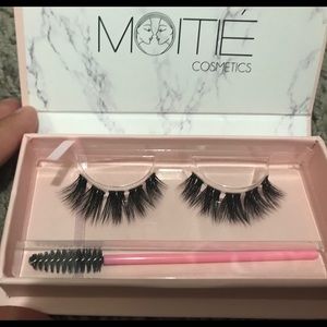 Moitie lashes